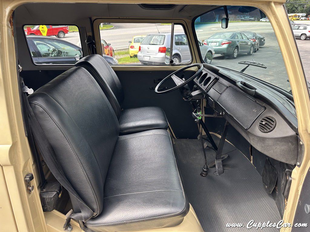 1987 Volkswagen Microbus Image 18