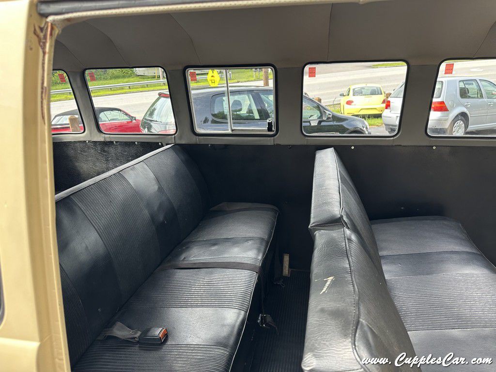 1987 Volkswagen Microbus Image 28