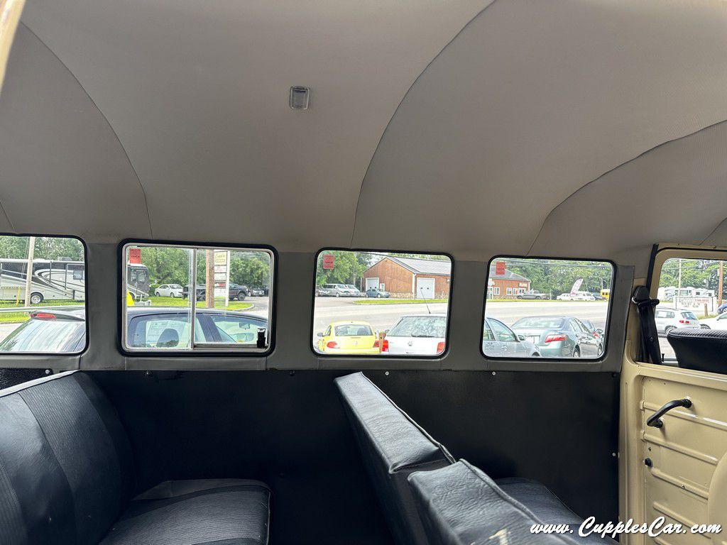 1987 Volkswagen Microbus Image 29