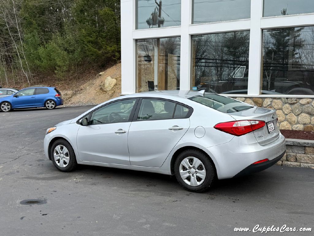 2015 Kia Forte Image 2