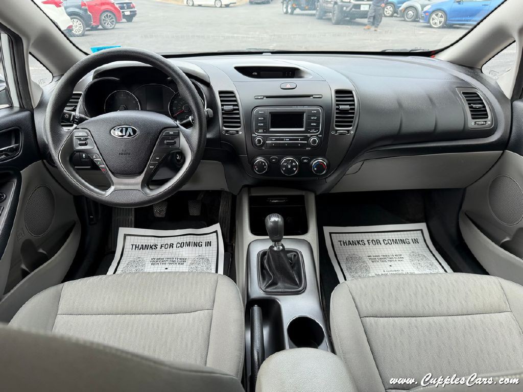 2015 Kia Forte Image 16