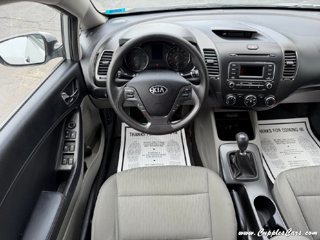 2015 Kia Forte Image 17