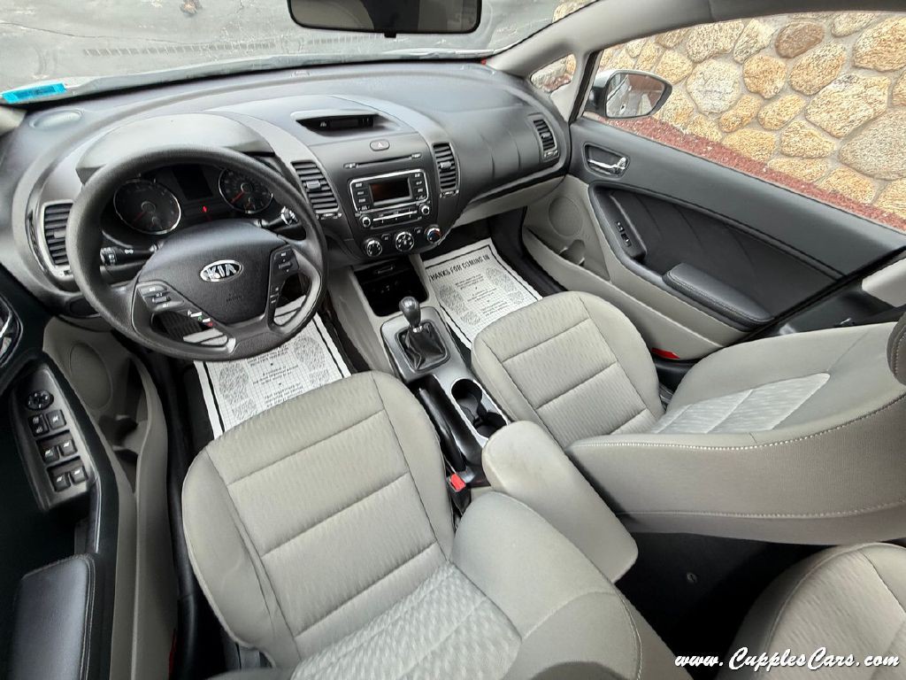 2015 Kia Forte Image 22