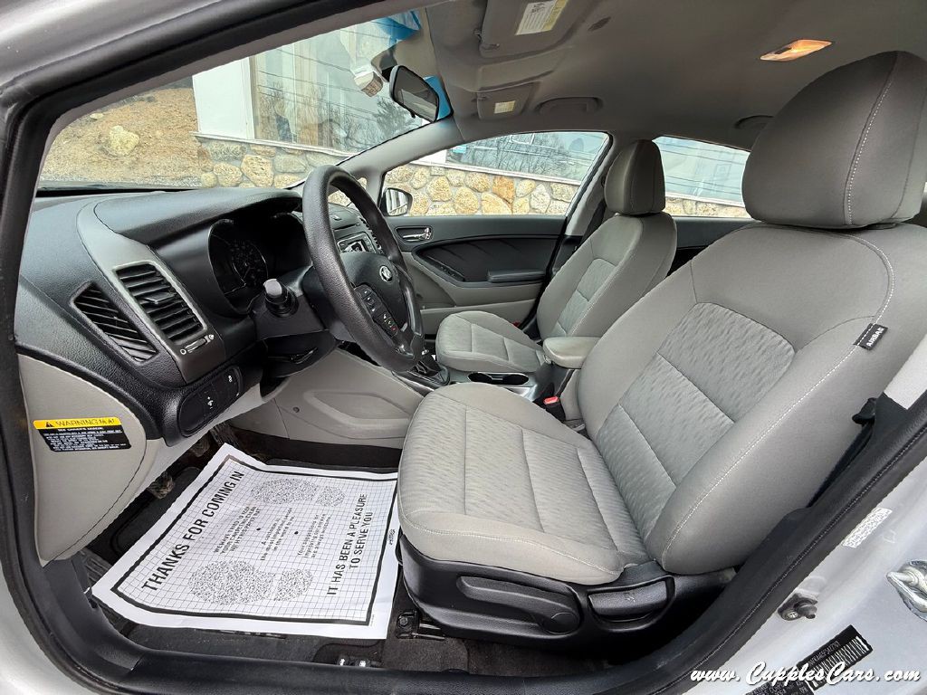 2015 Kia Forte Image 24