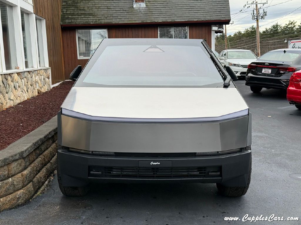 2025 Tesla Cybertruck Image 13