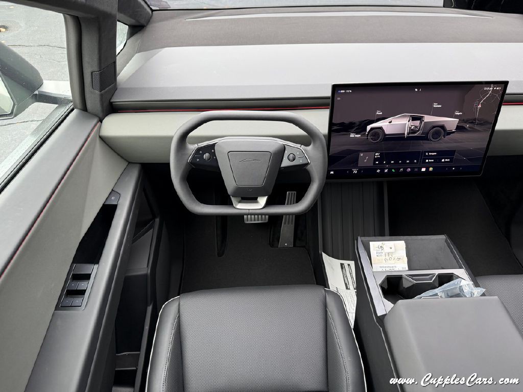 2025 Tesla Cybertruck Image 15
