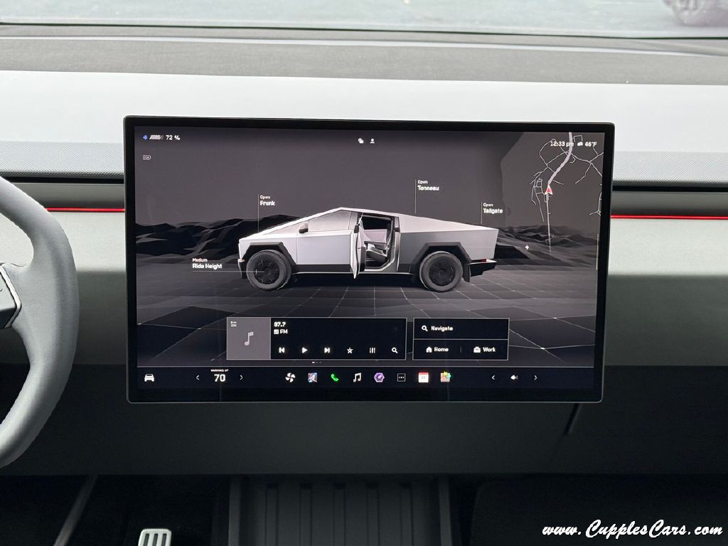 2025 Tesla Cybertruck Image 16