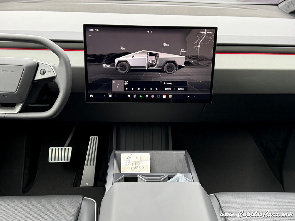 2025 Tesla Cybertruck Image 17