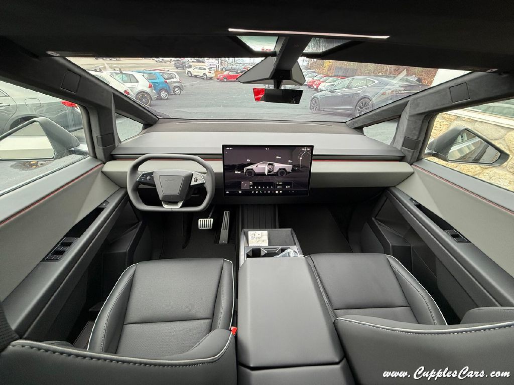 2025 Tesla Cybertruck Image 19