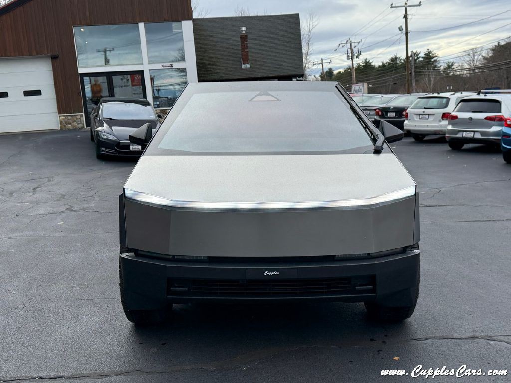 2025 Tesla Cybertruck Image 34