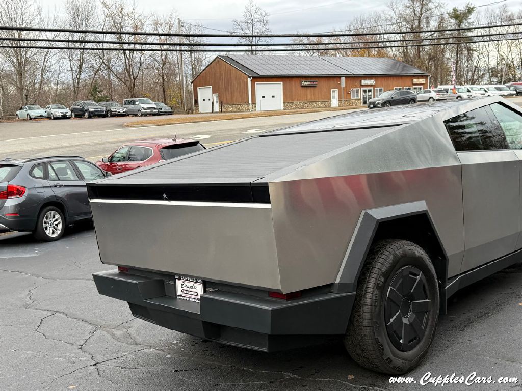 2025 Tesla Cybertruck Image 40