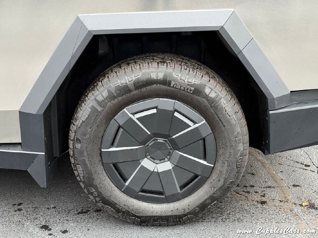 2025 Tesla Cybertruck Image 46