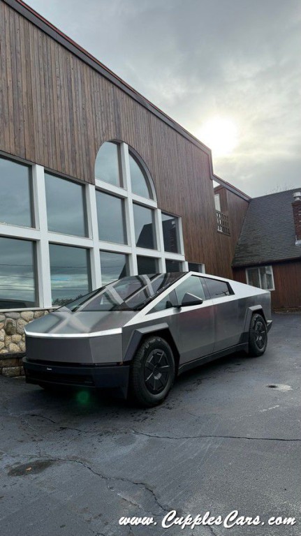 2025 Tesla Cybertruck Image 48