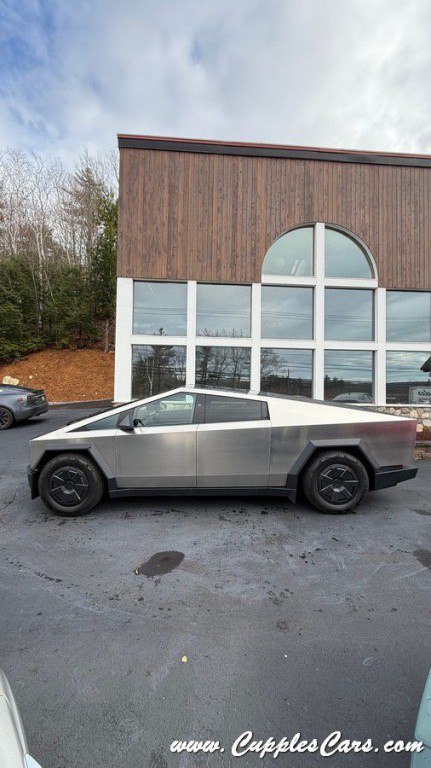2025 Tesla Cybertruck Image 50