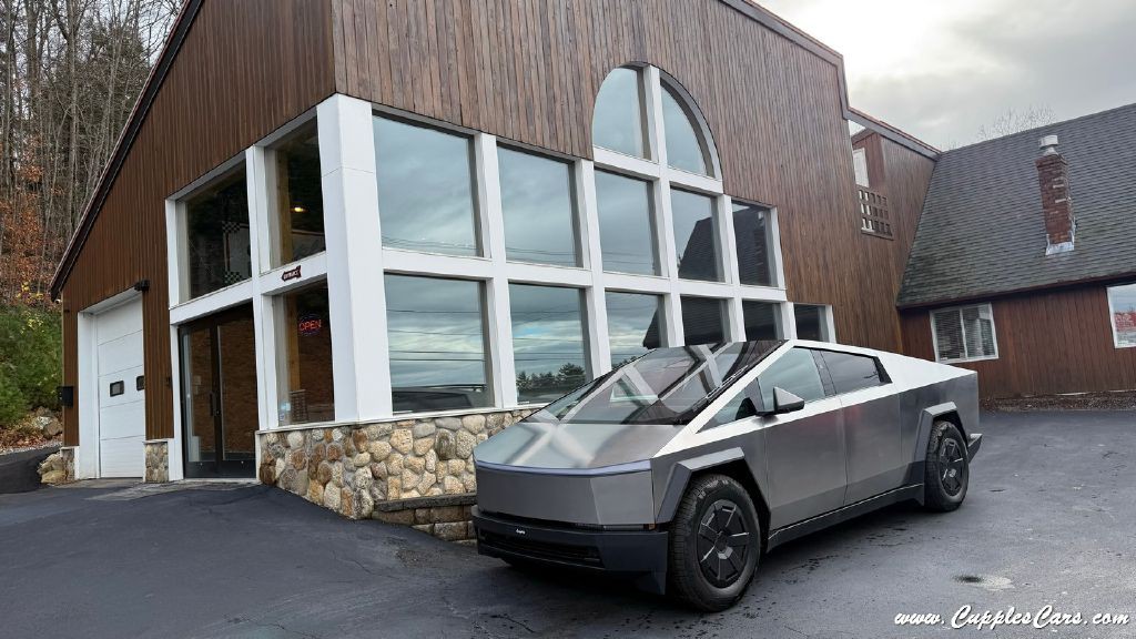 2025 Tesla Cybertruck Image 52