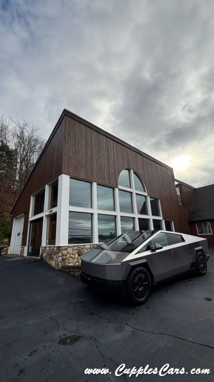 2025 Tesla Cybertruck Image 56
