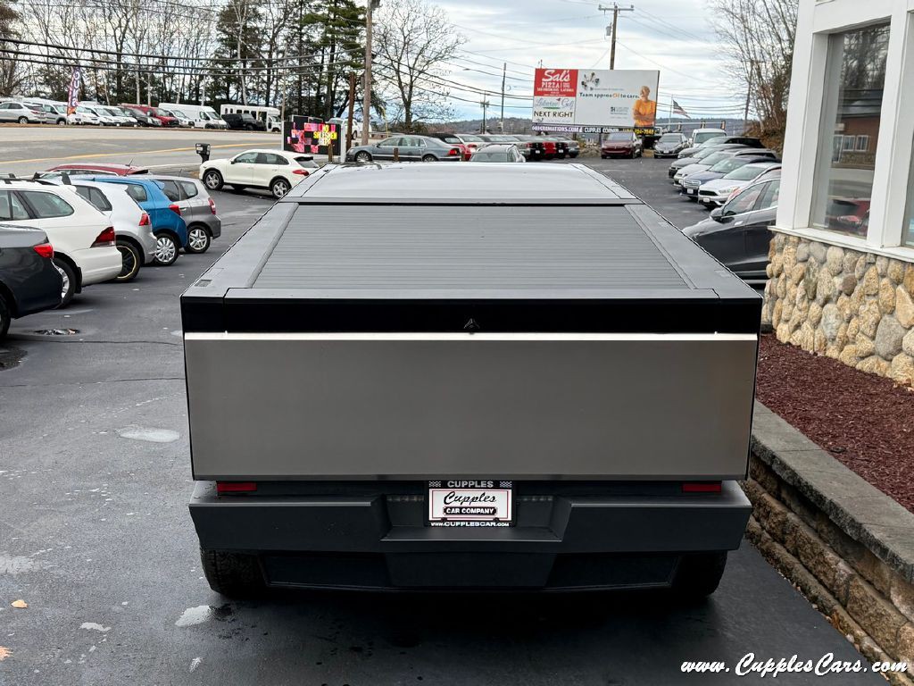 2025 Tesla Cybertruck Image 11