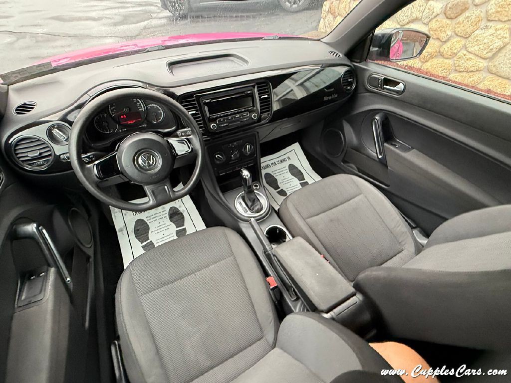 2014 Volkswagen Beetle Image 19