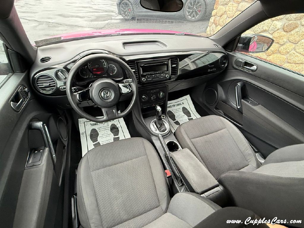2014 Volkswagen Beetle Image 20