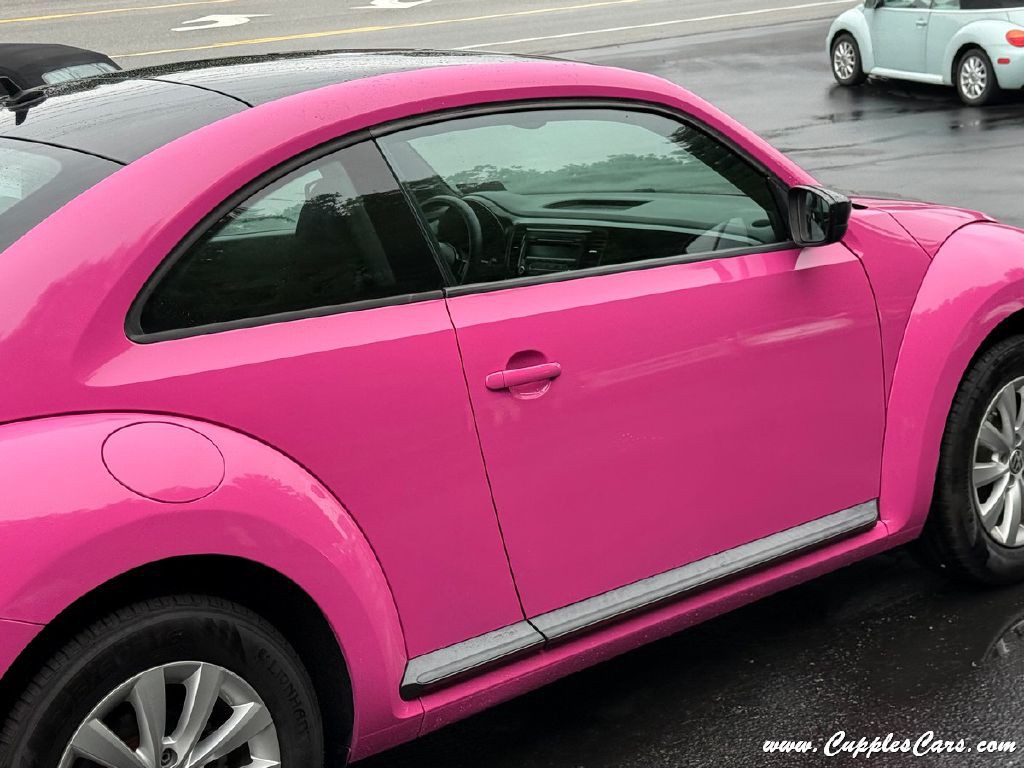 2014 Volkswagen Beetle Image 35