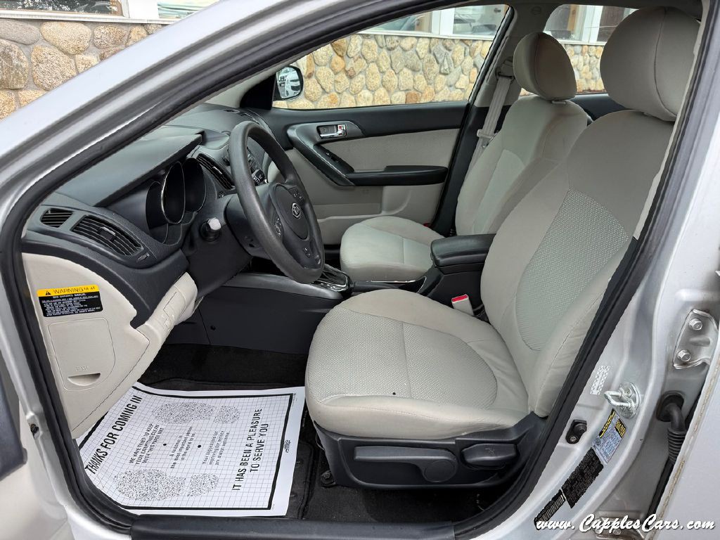 2013 Kia Forte Image 3