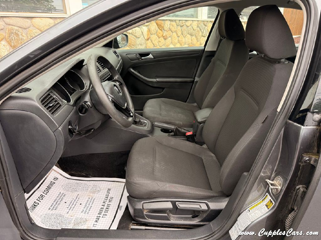 2015 Volkswagen Jetta Image 3