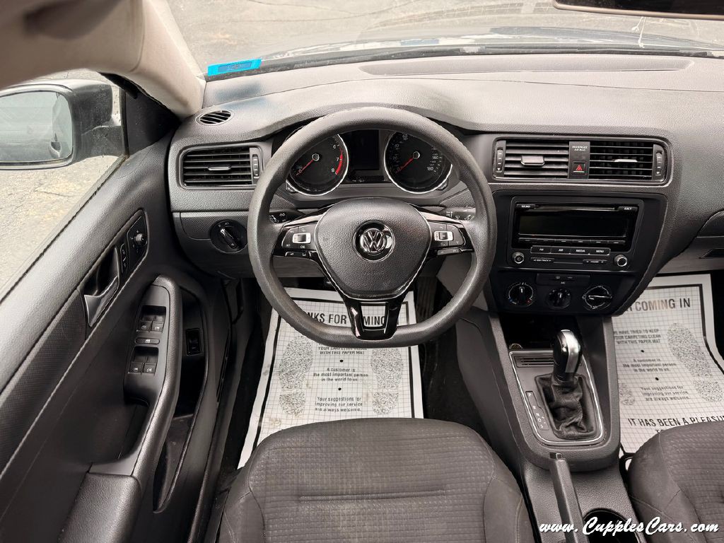 2015 Volkswagen Jetta Image 16