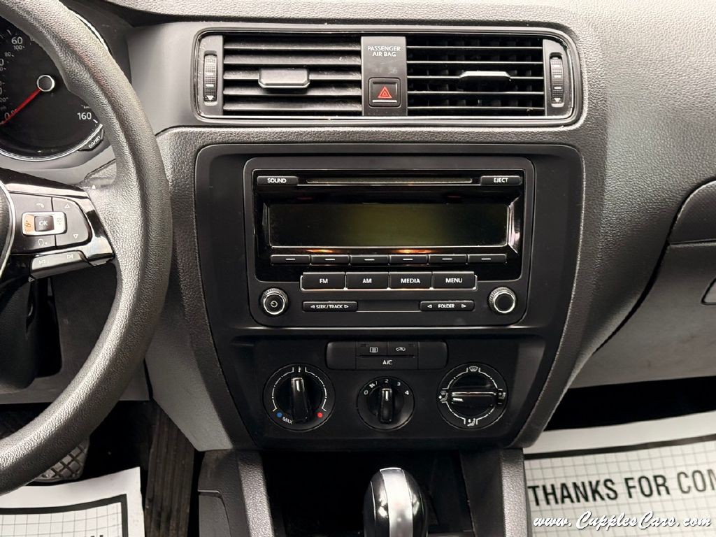 2015 Volkswagen Jetta Image 17