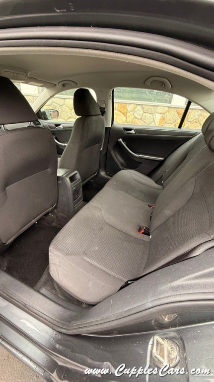 2015 Volkswagen Jetta Image 28