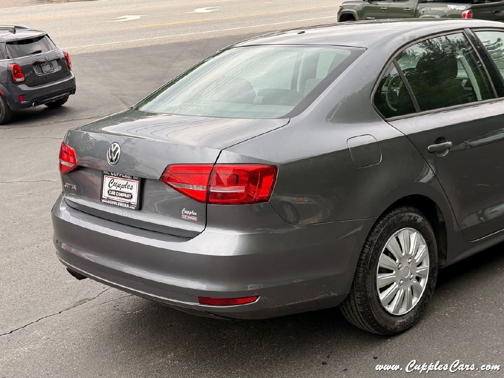 2015 Volkswagen Jetta Image 35