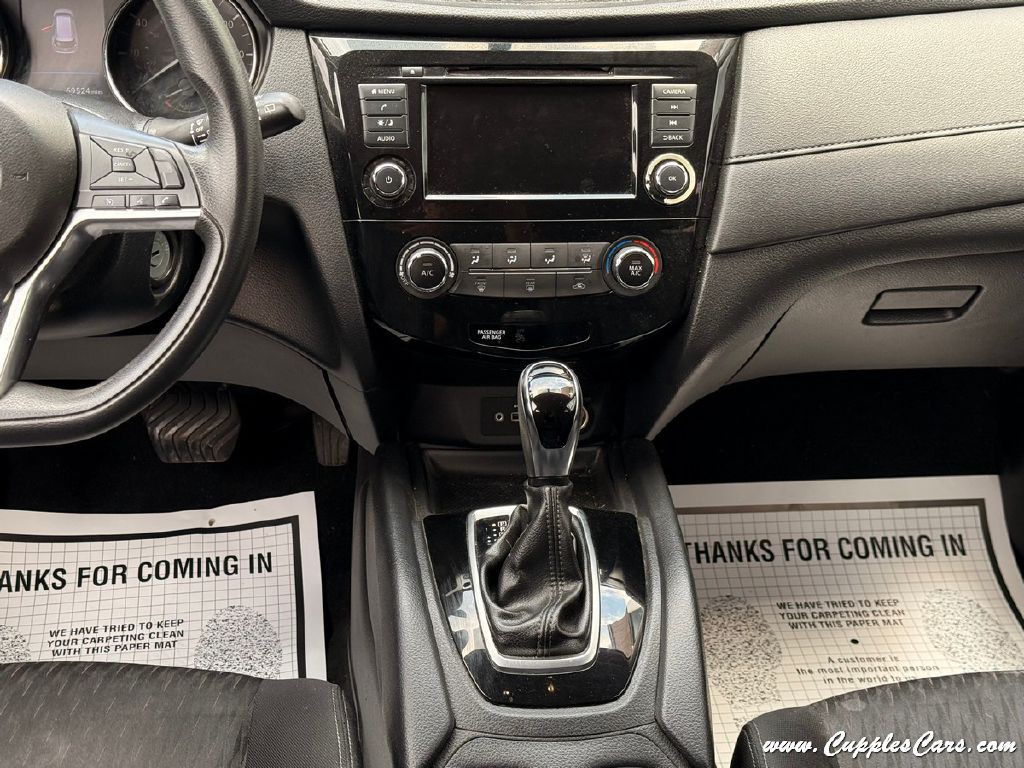 2018 Nissan Rogue Image 18