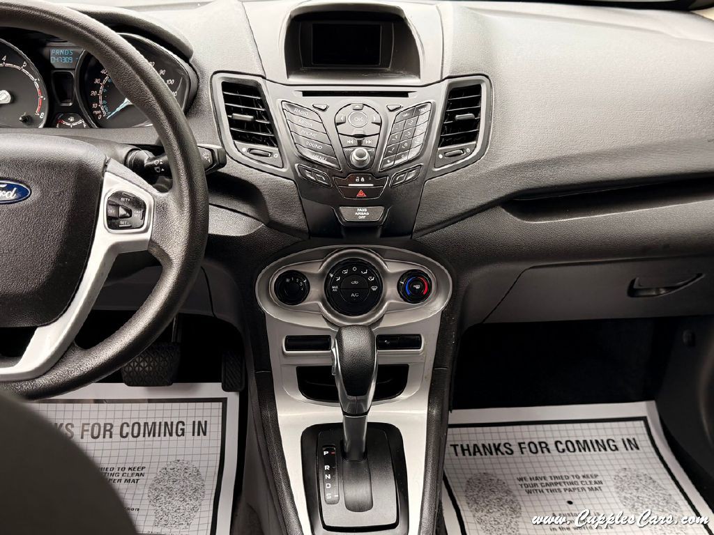 2018 Ford Fiesta Image 19