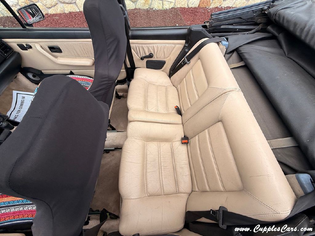 1992 Volkswagen Cabriolet Image 30