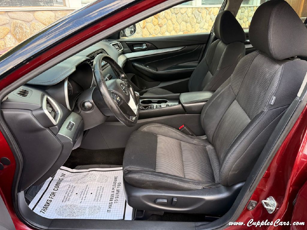 2017 Nissan Maxima Image 6