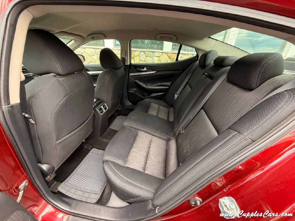 2017 Nissan Maxima Image 25