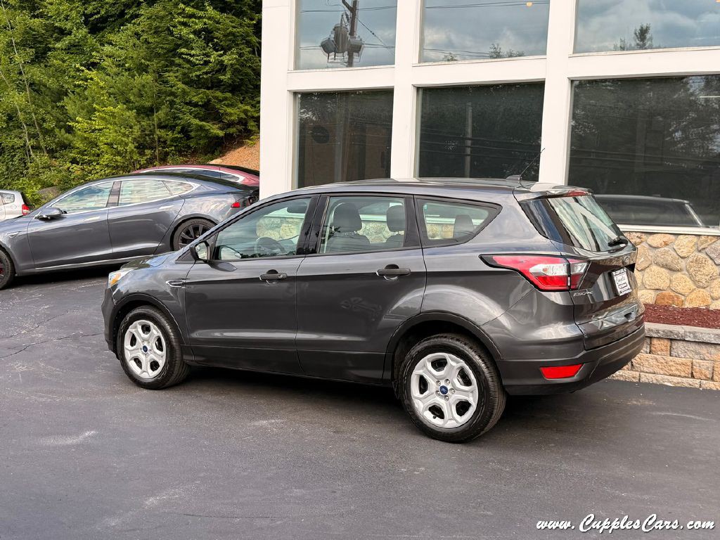2017 Ford Escape Image 2