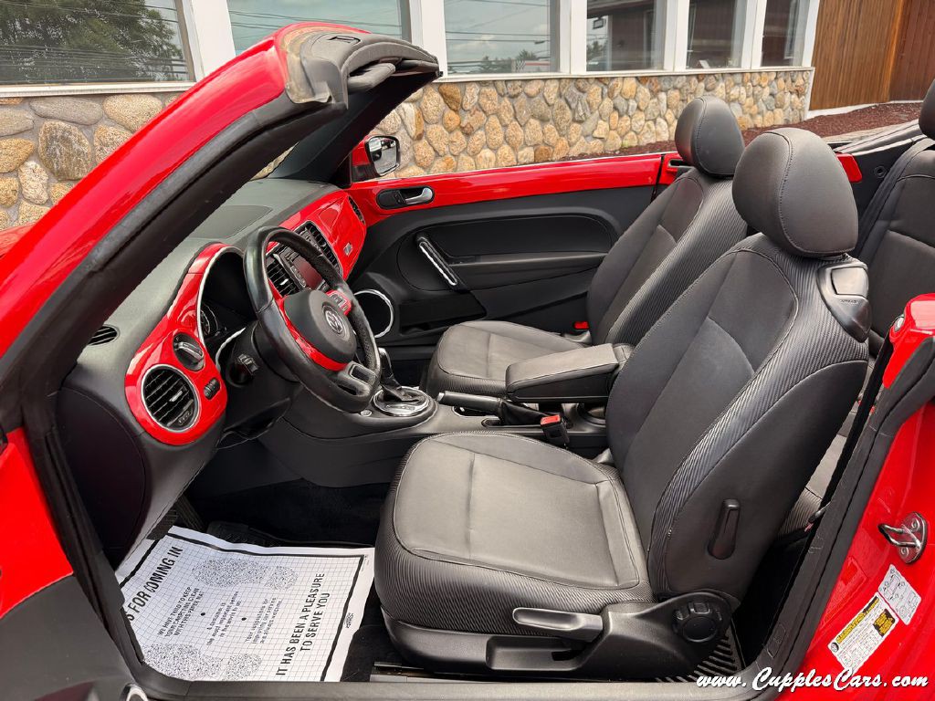 2013 Volkswagen Beetle Image 3
