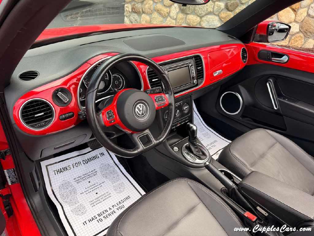 2013 Volkswagen Beetle Image 4