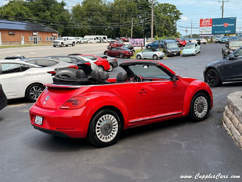 2013 Volkswagen Beetle Image 8