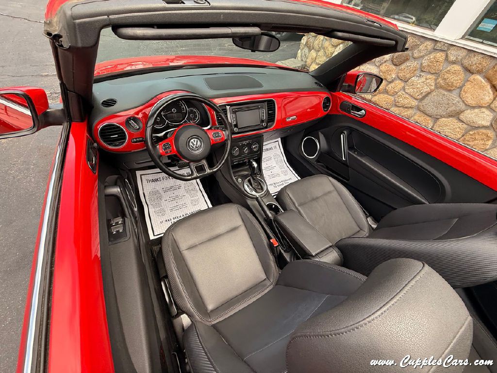 2013 Volkswagen Beetle Image 21