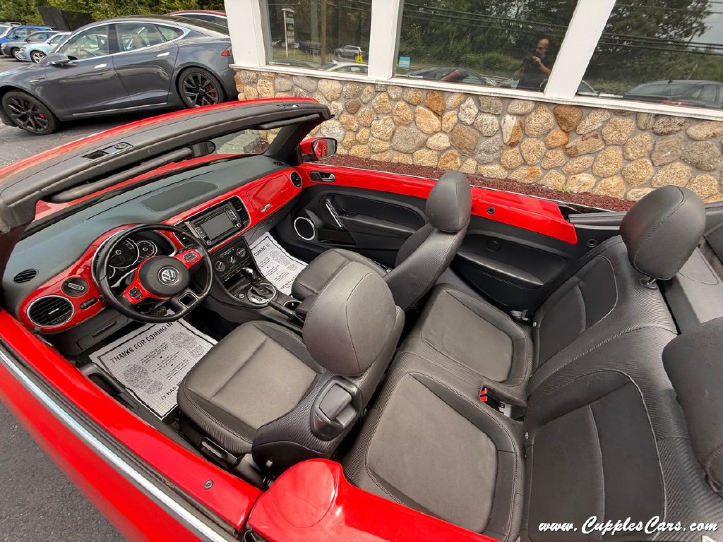 2013 Volkswagen Beetle Image 22