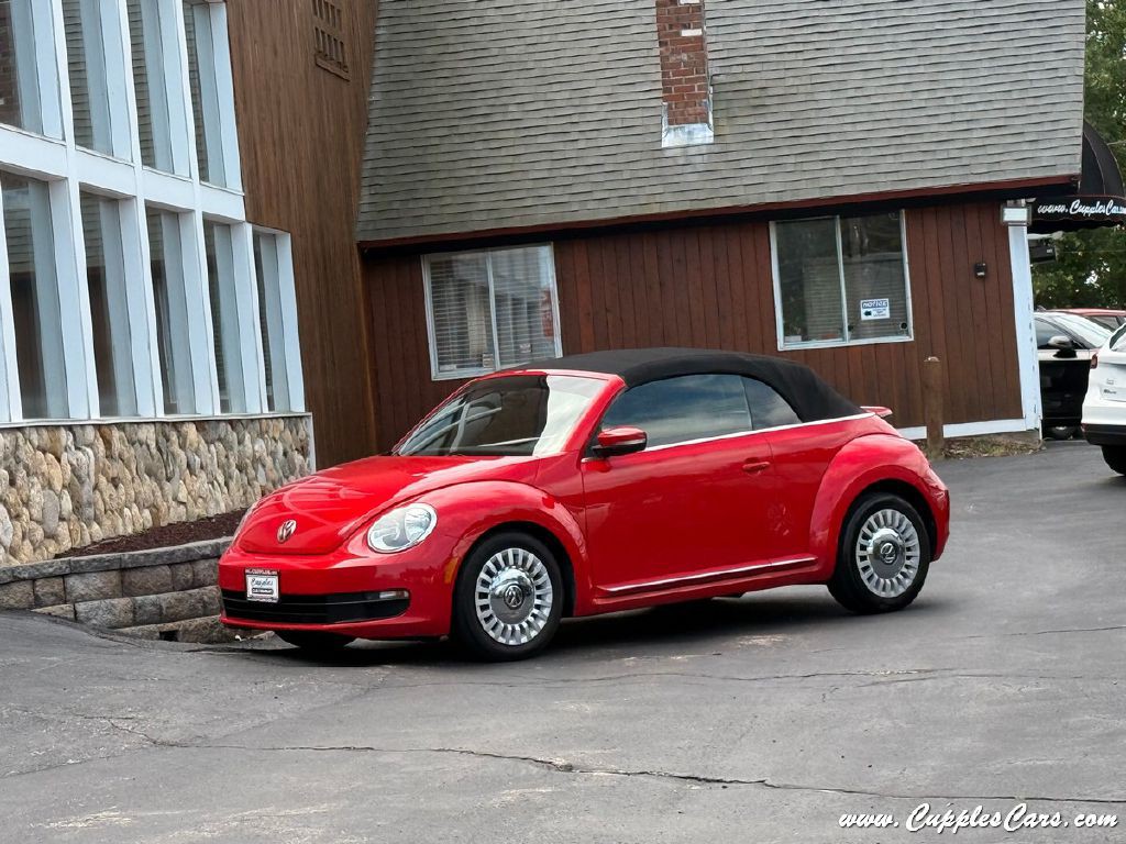 2013 Volkswagen Beetle Image 24