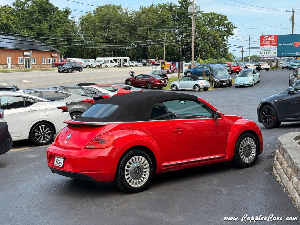 2013 Volkswagen Beetle Image 25
