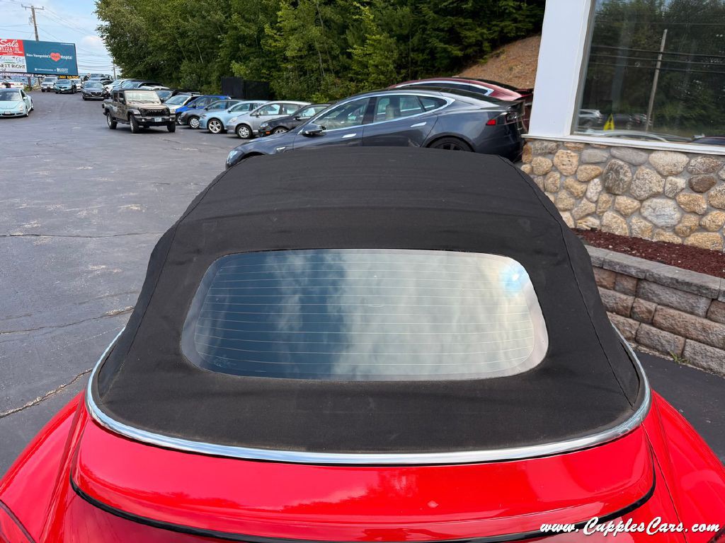 2013 Volkswagen Beetle Image 27