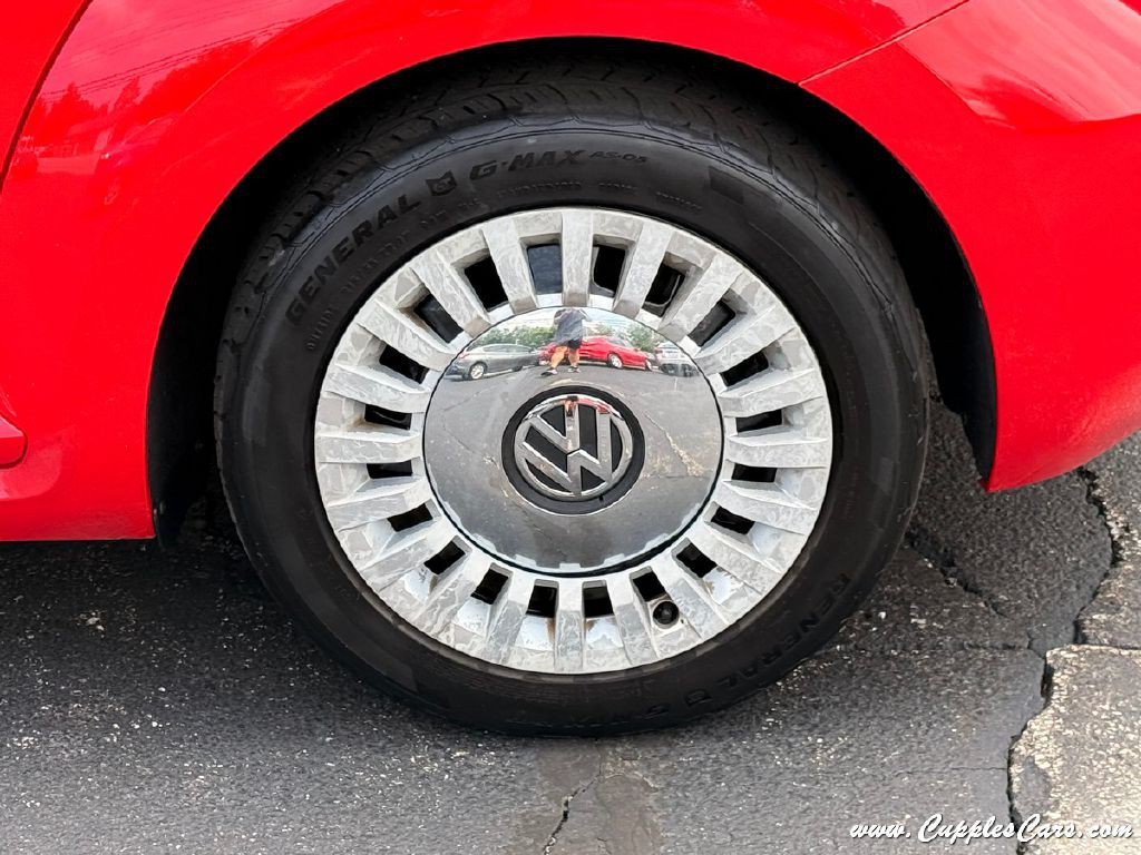 2013 Volkswagen Beetle Image 45