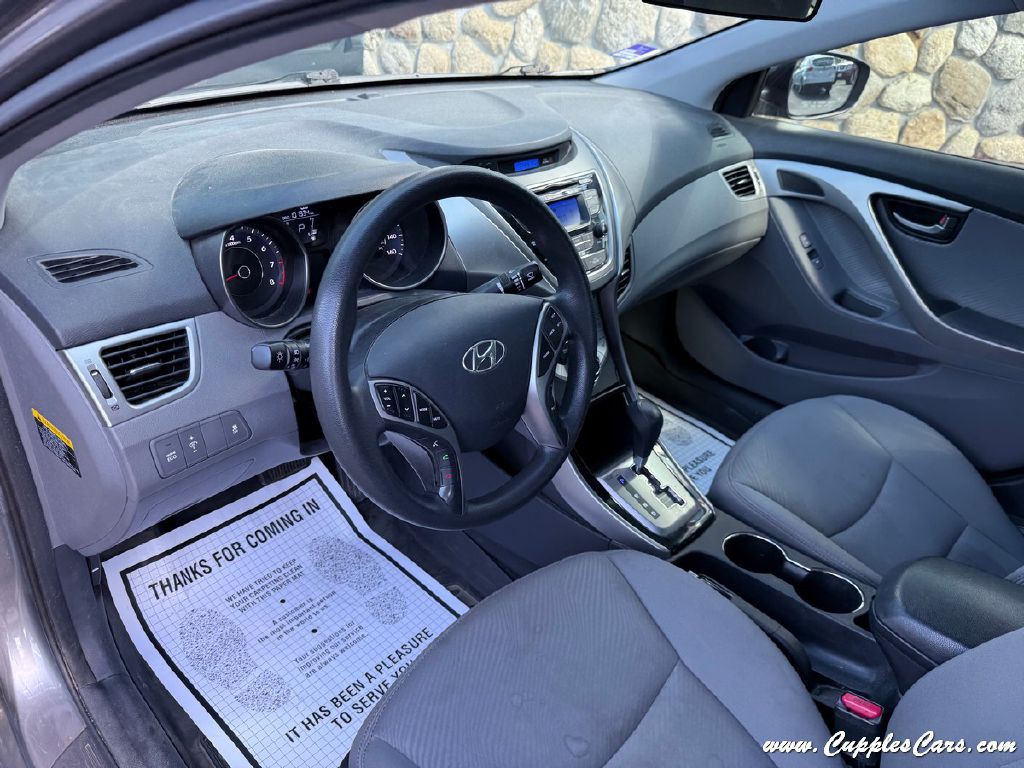 2013 Hyundai Elantra Image 4
