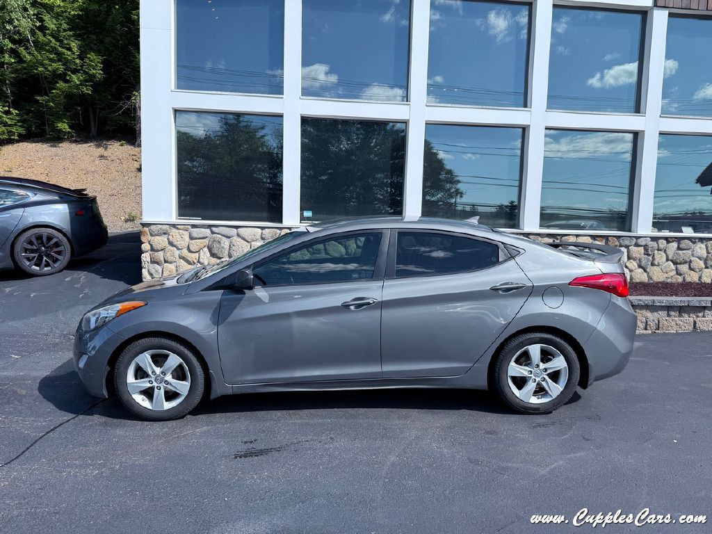2013 Hyundai Elantra Image 10