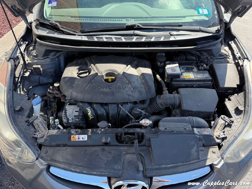 2013 Hyundai Elantra Image 13