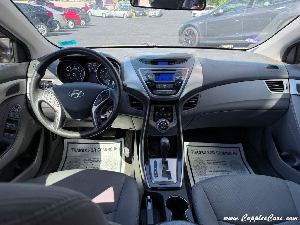 2013 Hyundai Elantra Image 15