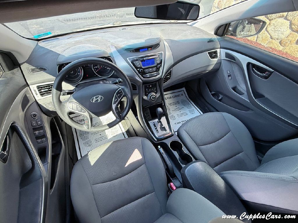 2013 Hyundai Elantra Image 21